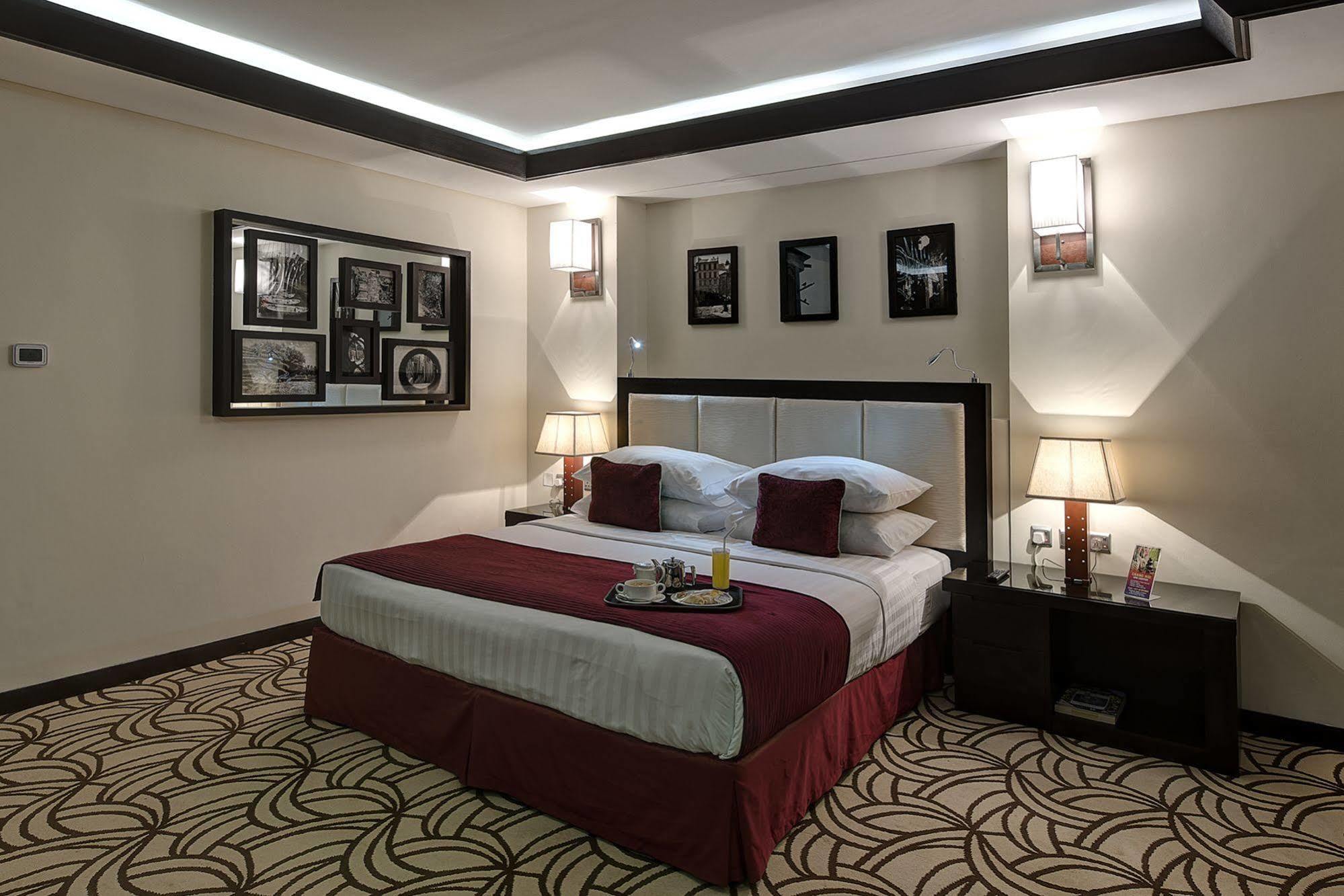 Raintree Rolla Hotel Dubai Eksteriør billede