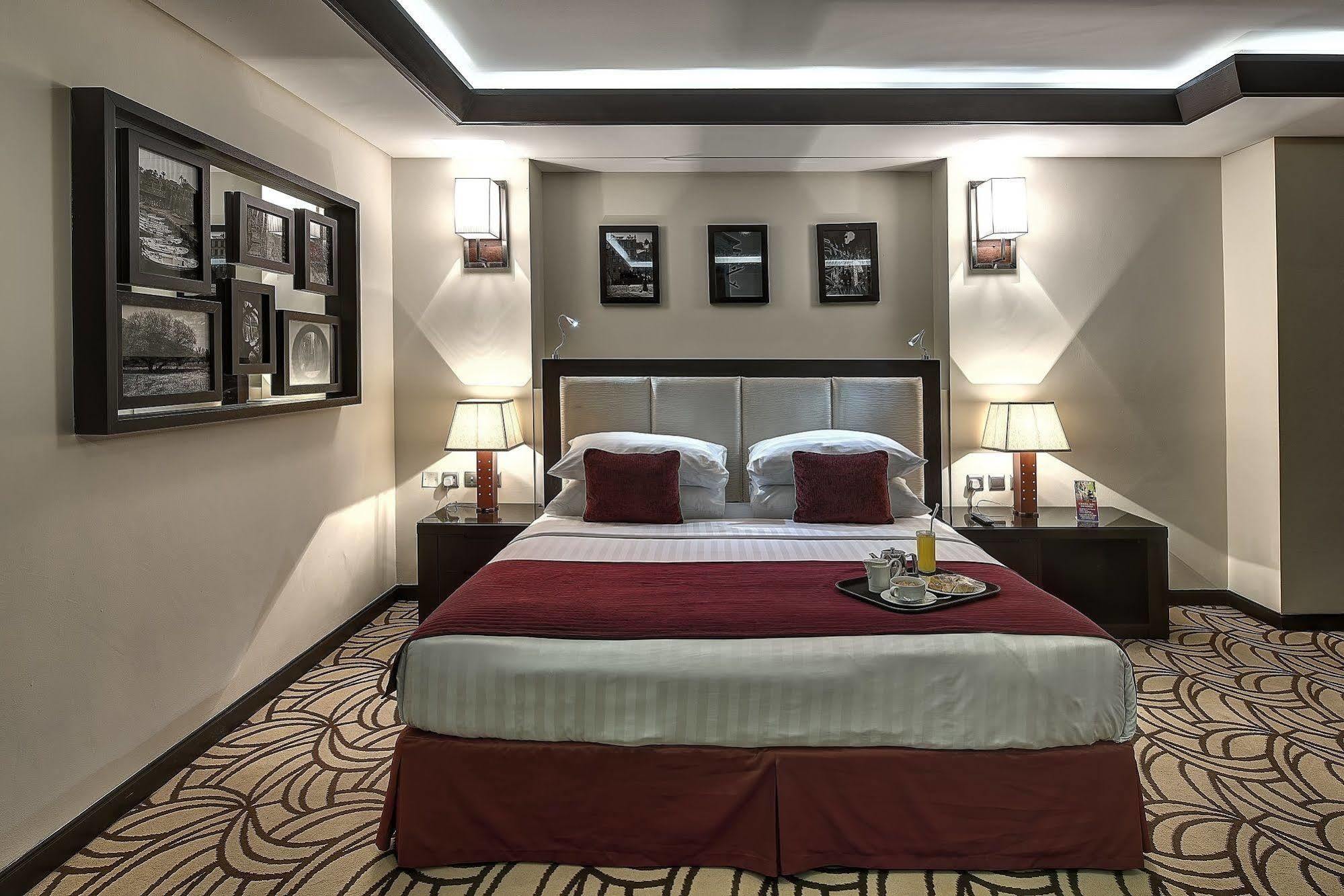 Raintree Rolla Hotel Dubai Eksteriør billede
