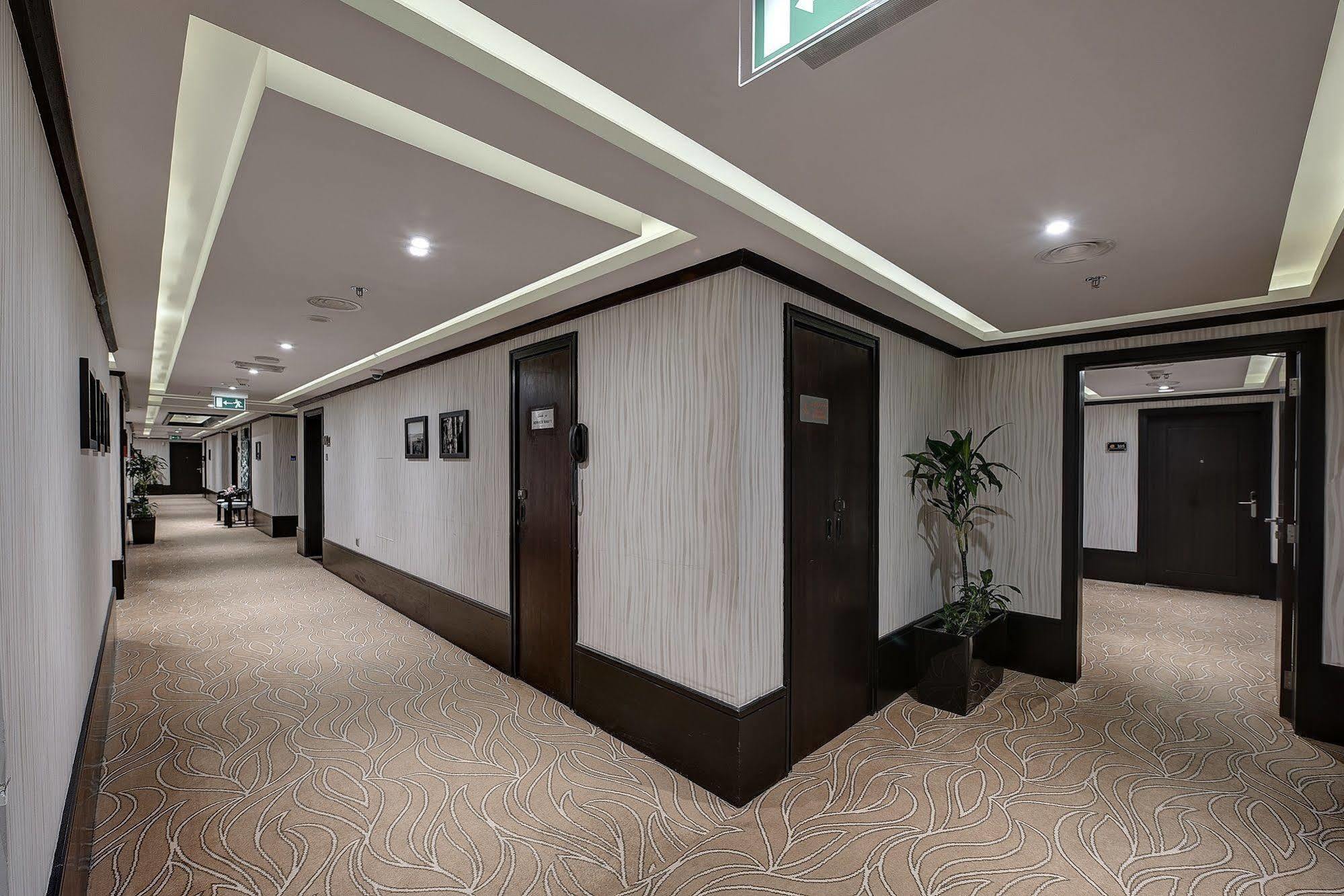 Raintree Rolla Hotel Dubai Eksteriør billede